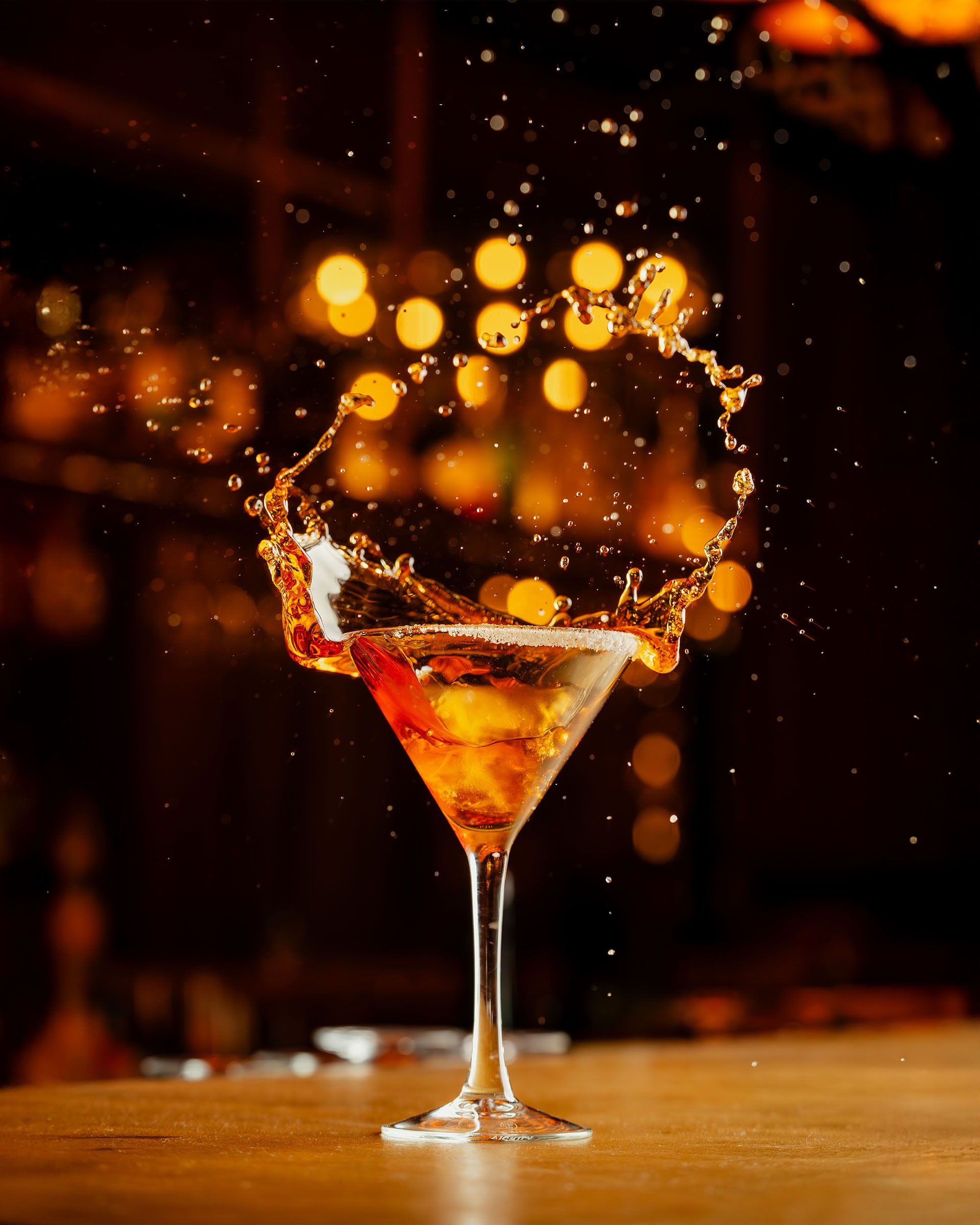 Photographie publicitaire d'un cocktail avec splash au Nobu Hotel Marrakech